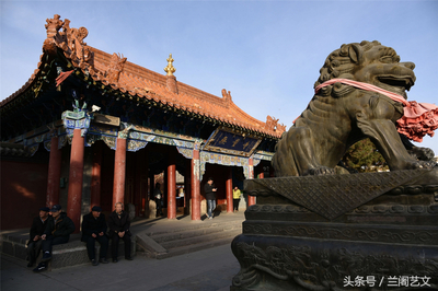它是呼和浩特最早的黄教寺院!寺内供奉一座银佛又称“银佛寺”